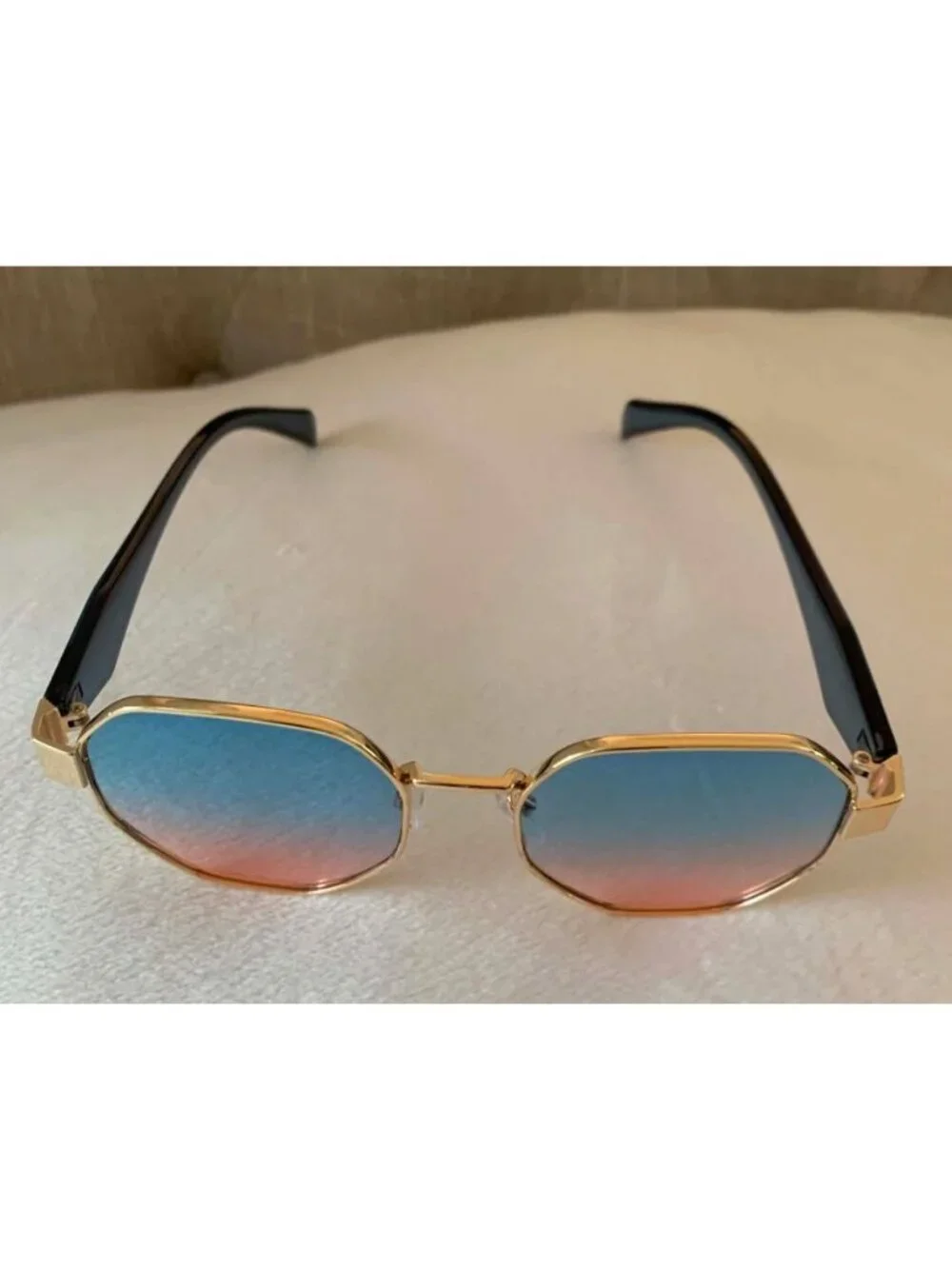 Unisex Vintage Style Octagonal Gold Frame Sunglasses W/ Blue-Pink Gradient Lens